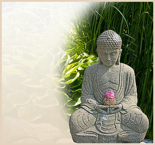Teratei - Ein Buddha aus Stein sitzend