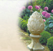 Gartenfigur Toskana: Steinfigur als Pinienzapfen