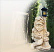Steinfiguren für den Garten - Stilvolle Steinfigur Rudolphus: Gartenzwerg mit Laterne